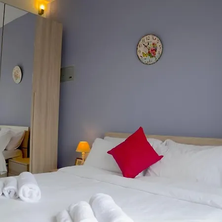 Apartamento Bright With Balcony Near Metro A Roma
